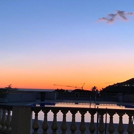 Appartement agréable en bord de mer Villefranche-sur-Mer Extérieur photo